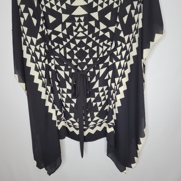 BCBGMaxAzria Tribal Print Kaftan Black and White - Picture 5 of 14